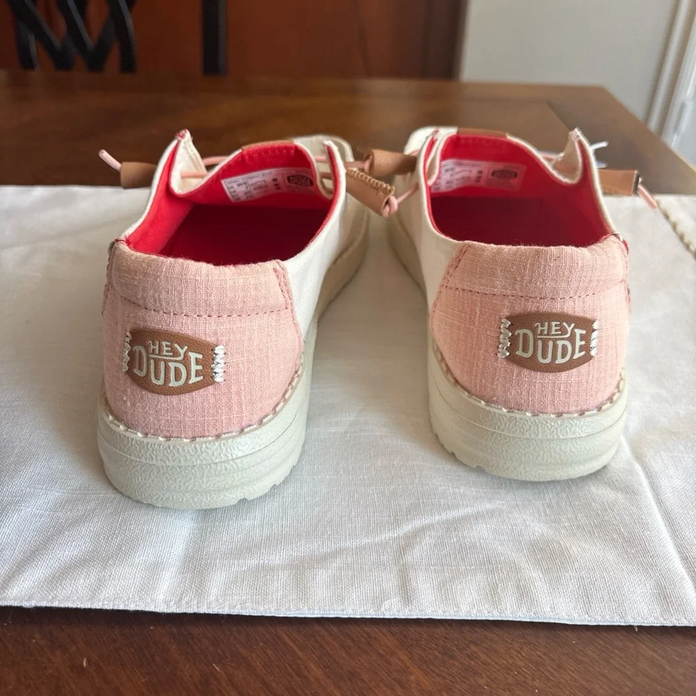 NWOB- HEYDUDE Wendy Chambray Boho Canvas Shoes for Ladies - Natural - Size 9 - Picture 7 of 8